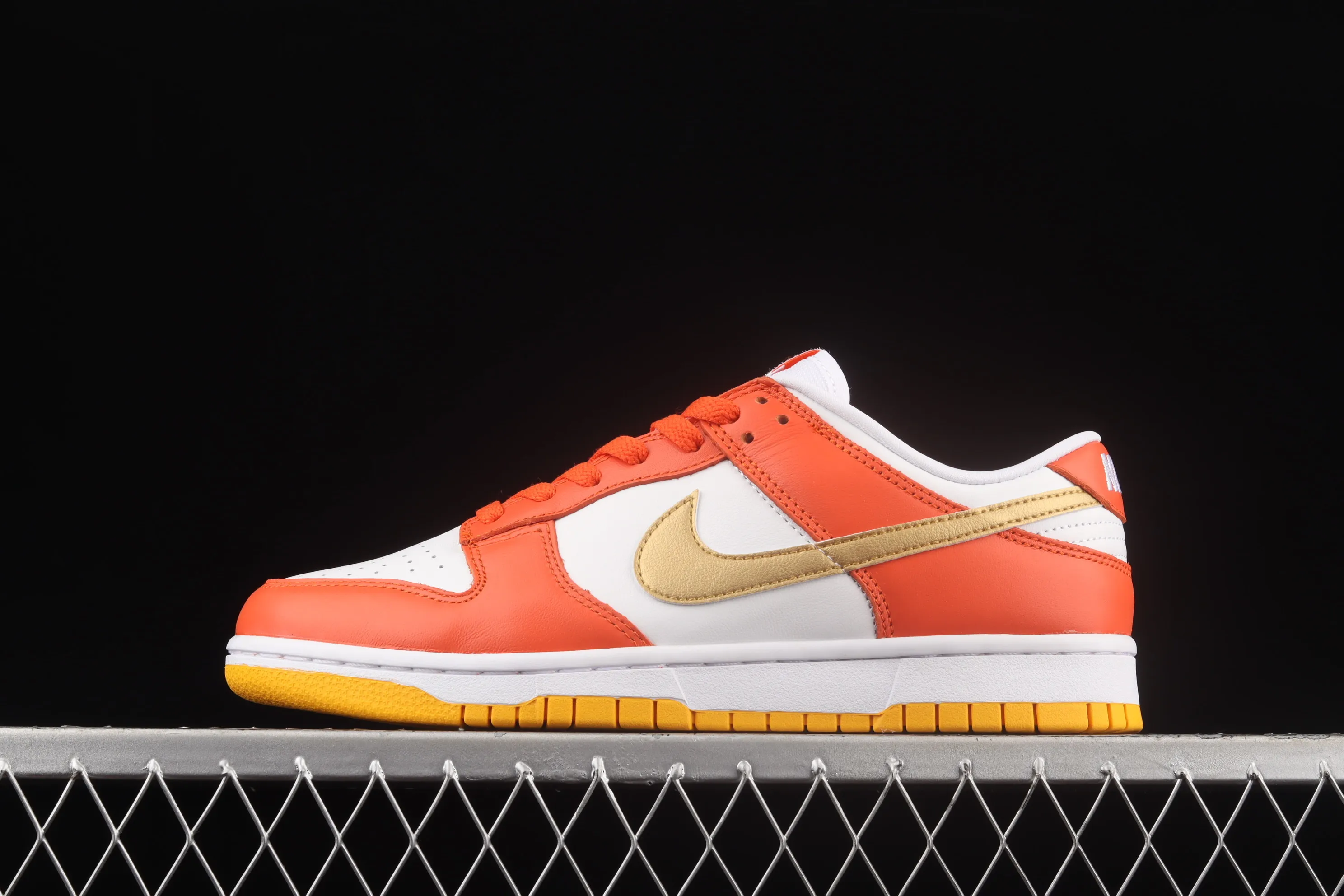 All categories Nk SB Dunk series Nk SB Dunk Low low-top sneakers pure original version Nk Dunk Low "Golden Orange" platinum orange SB smashed backboard fashion casual sneakers DQ4690-800
